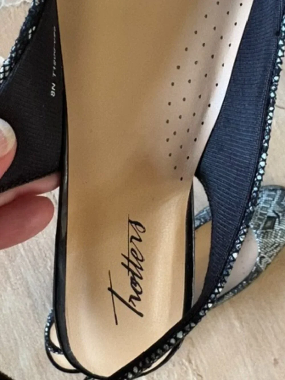New Trotters Holly Slingback Comfort Wedge Shoes Leather 8N